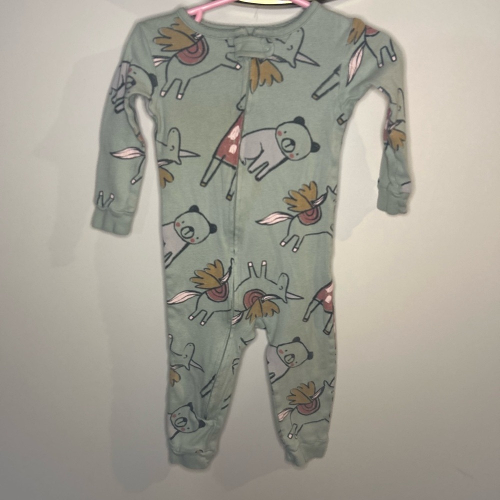 Kids One Piece Pajamas with Bear, Giraffe, and Unicorn Open Feet PJS